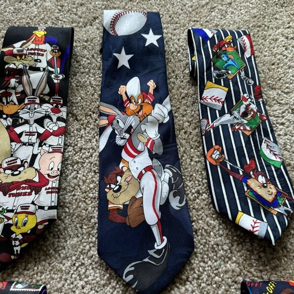 VTG 90s Looney Tunes Neckties Lot of 12 AOP Baseball Halloween Valentine's Day - Picture 3 of 13